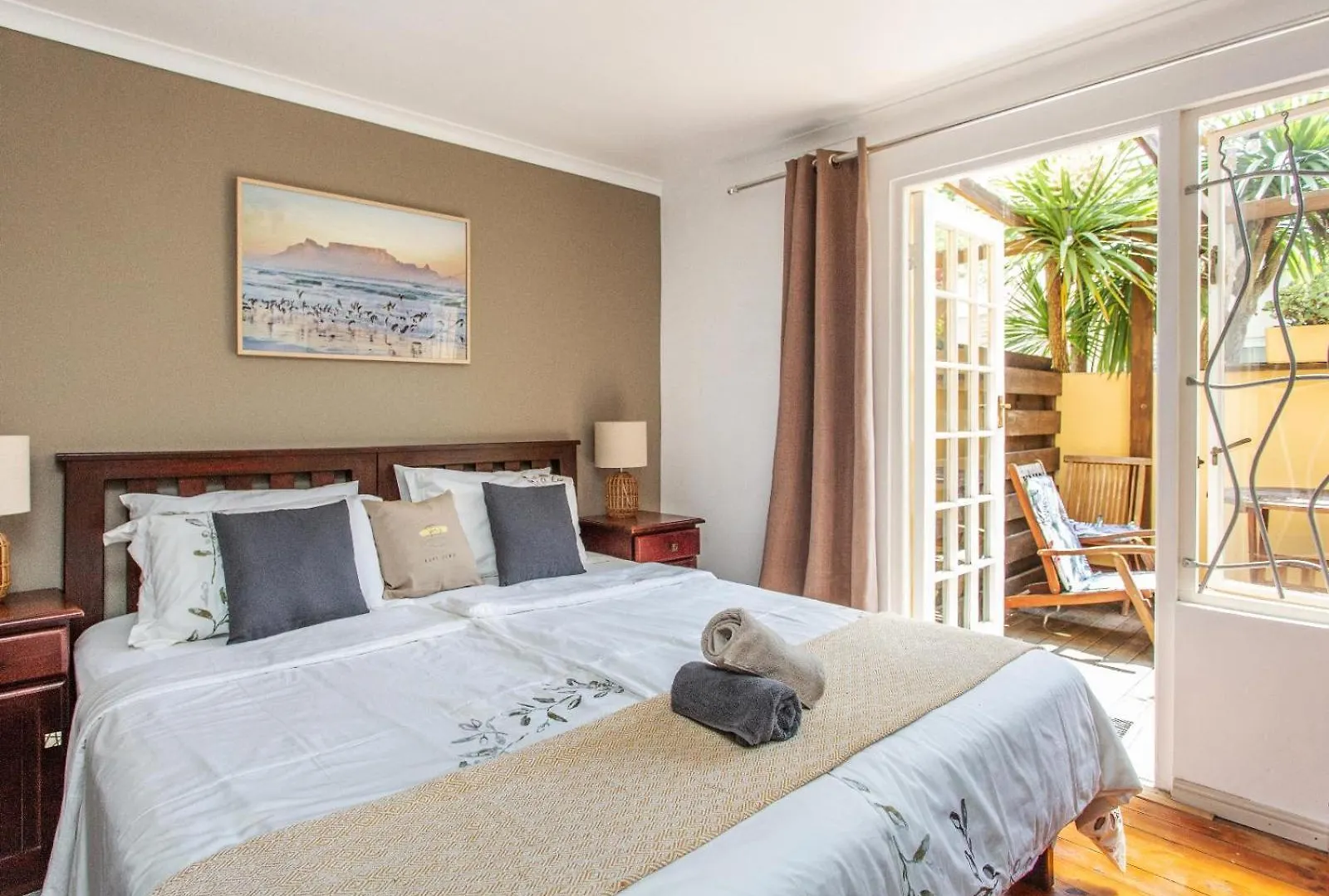 Tom'S Guest House Cape Town